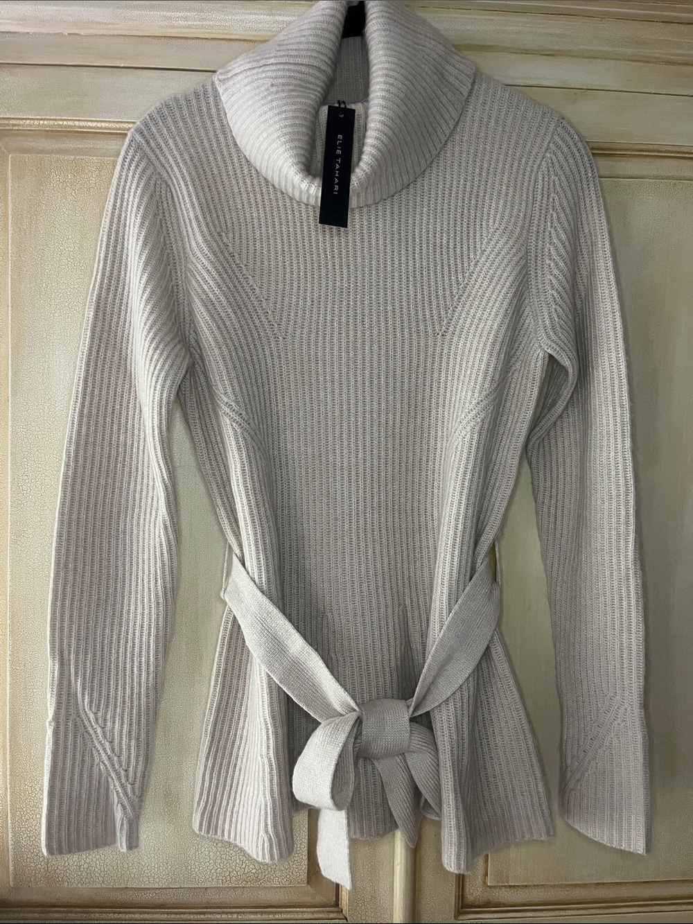 TAHARI Beige 100% cashmere Ribbed Turtleneck Belted Sweater-size XS-retail $395